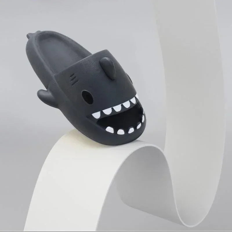 Summer Slippers Shark Slides Outdoor Women Shoes Flip Flops Men Couples Cartoon Eva Shoes Bathroom Non-Slip Sandals