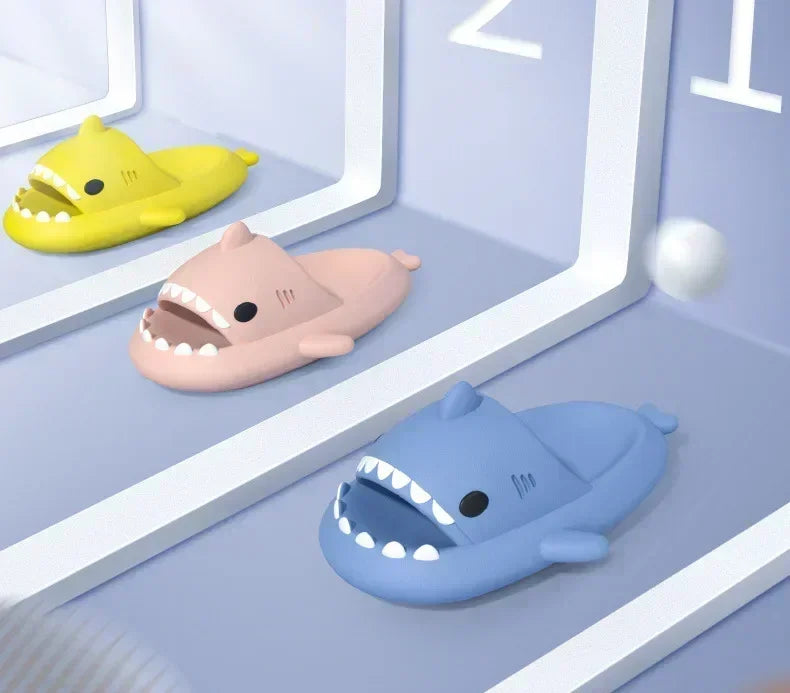 Summer Slippers Shark Slides Outdoor Women Shoes Flip Flops Men Couples Cartoon Eva Shoes Bathroom Non-Slip Sandals